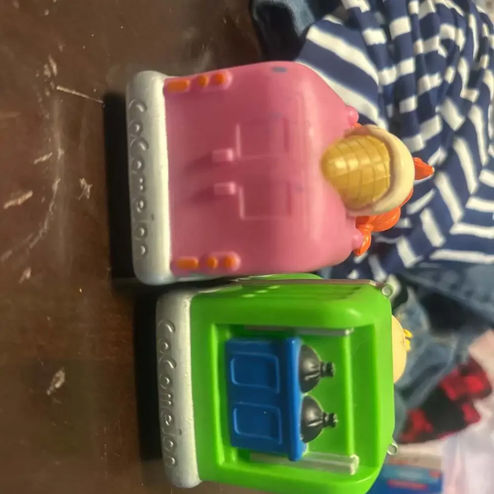 CoComelon YoYo Mini Vehicle Ice Cream Truck
